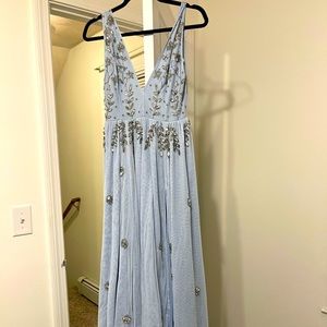 Dolly & Delicious Petite Plunge Dress (Ice Blue)